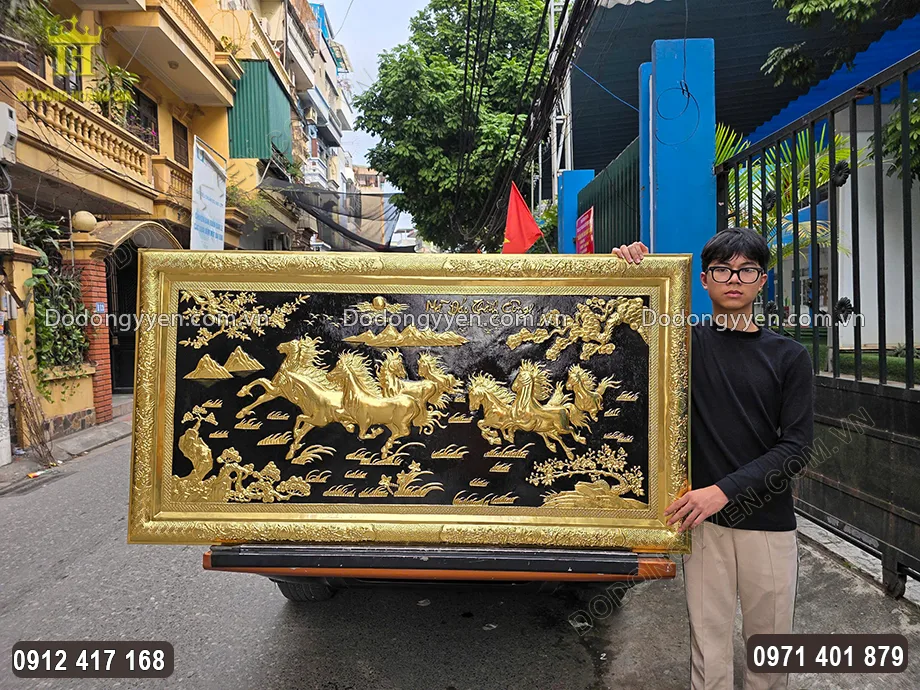 Tranh B&aacute;t M&atilde; Truy Phong Khung Liền Đồng Mạ V&agrave;ng 24K